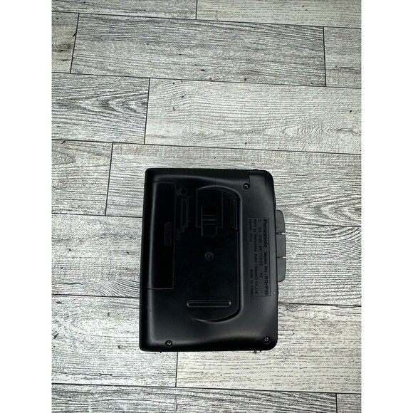 Panasonic Cassette Player - Personal Portable Stereo - Black (RQ-P35) - Picture 2 of 7
